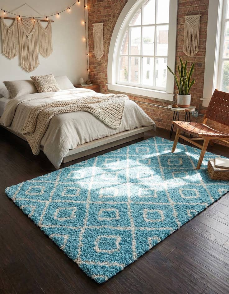 Detail image of 5' 3 x 8' Trellis Shag Rug