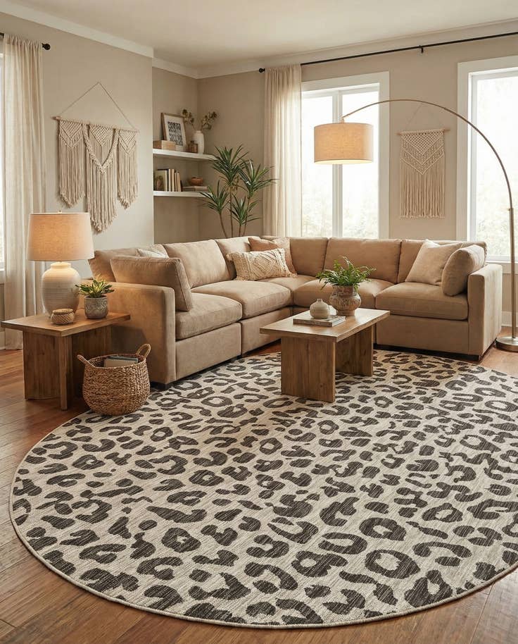 Detail image of 7' 10 x 10' Easy-Clean Safari Indoor / Outdoor Oval Rug