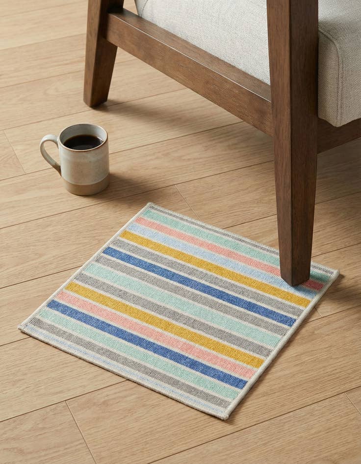 Detail image of 1' 4 x 1' 4 Lotus Sample Rug