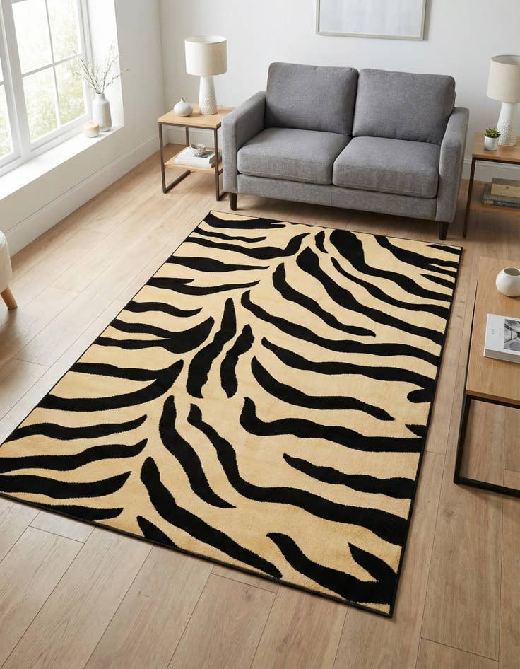 Detail image of 5' 3 x 8' Savannah Rug