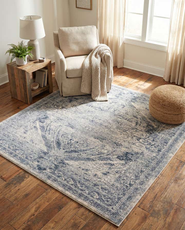 7' x 7' Villa Square Rug