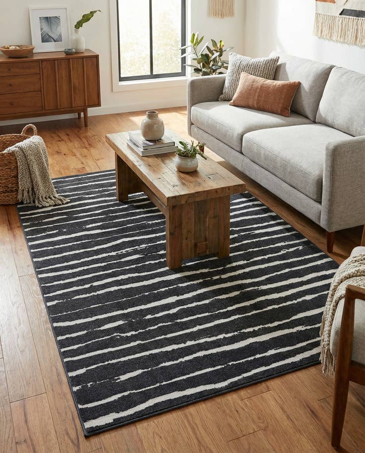 Detail image of 5' x 8' Easy-Clean Sabrina Soto Ola Indoor / Outdoor Rug