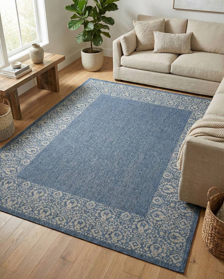 Detail image of 7' 10 x 10' Easy-Clean Border Indoor / Outdoor Rug