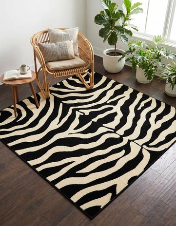 Black Savannah Square Rug