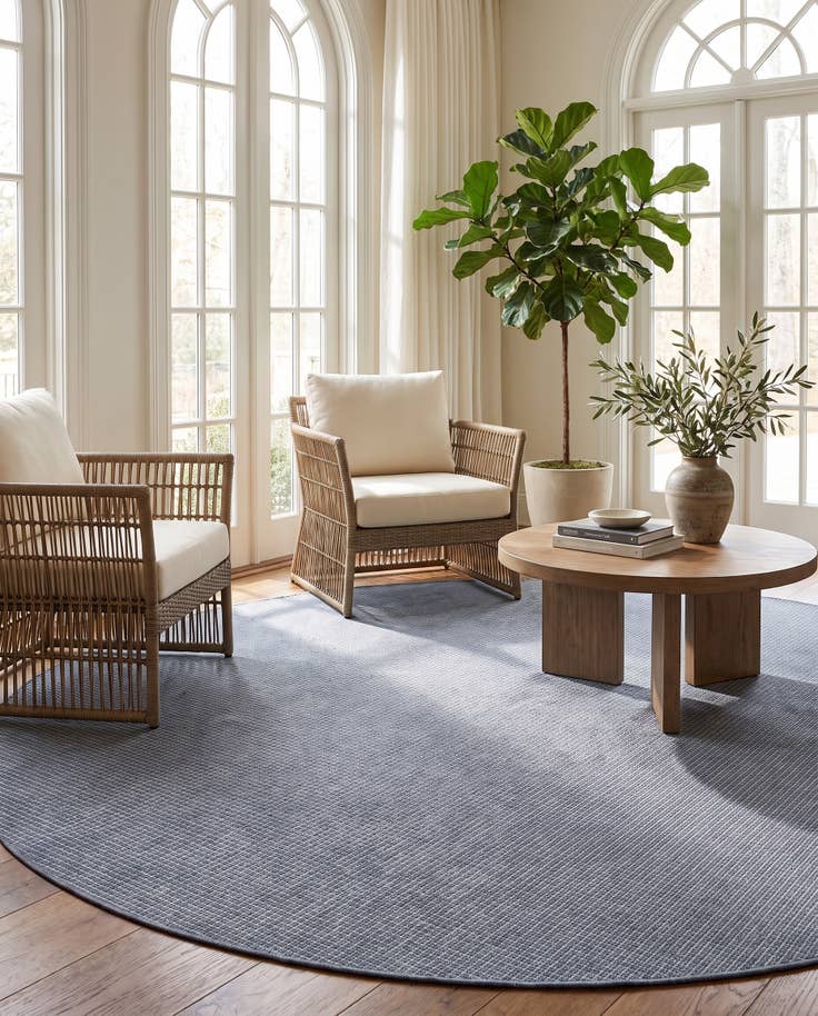 Detail image of 13' x 13' Easy-Clean Checkered Indoor / Outdoor Round Rug
