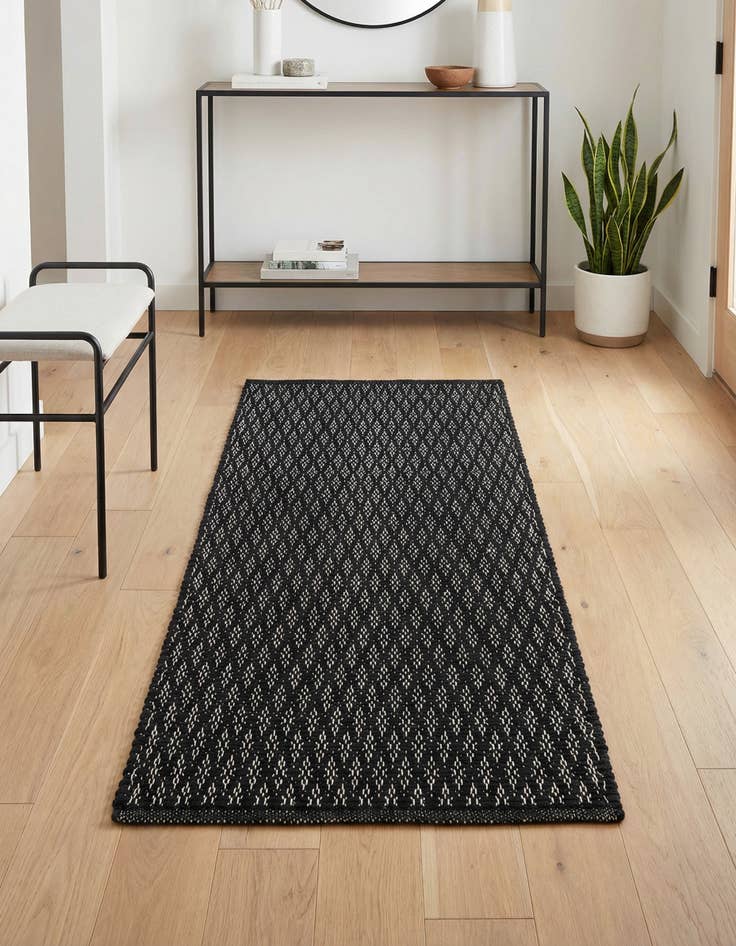 Detail image of 2' x 4' 1 Hand Woven Lattice Wool Runner Rug