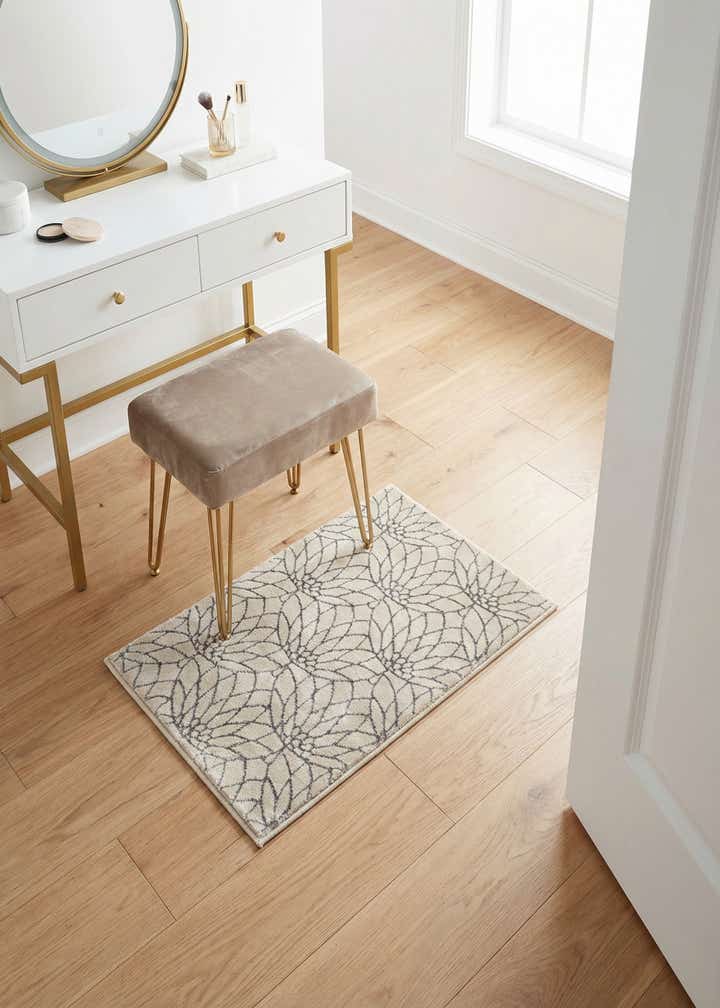 2' x 3' Marilyn Monroe™ Glam Dahlia Rug