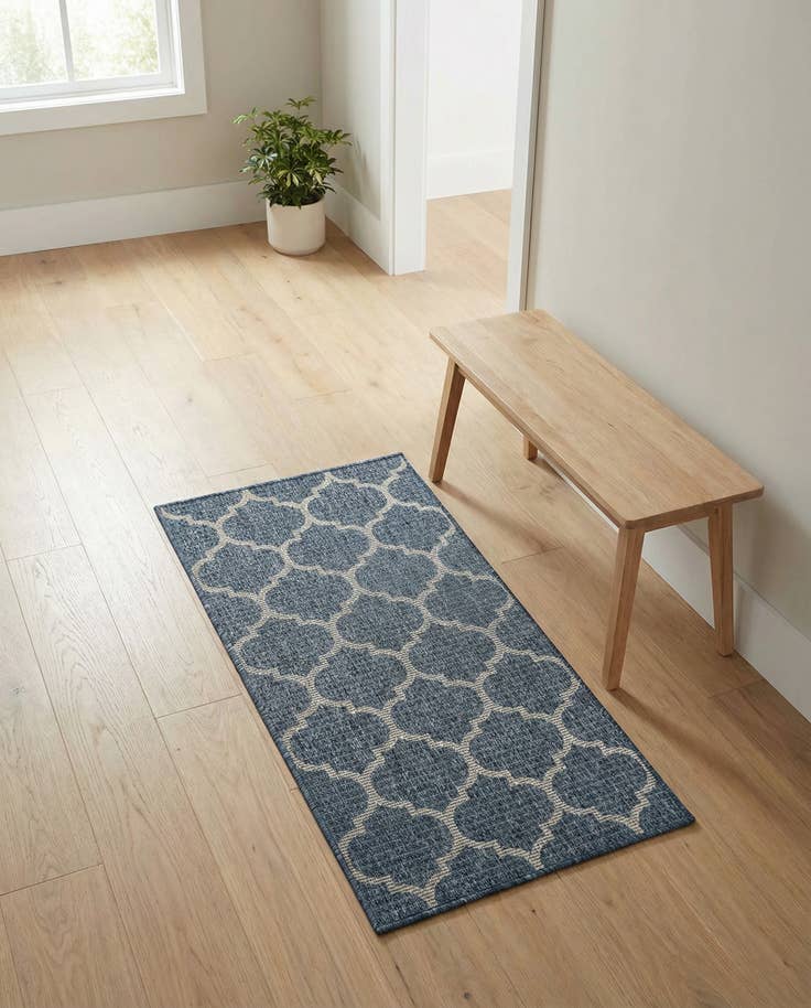 Detail image of 2' x 4' Easy-Clean Lattice Indoor / Outdoor Runner Rug