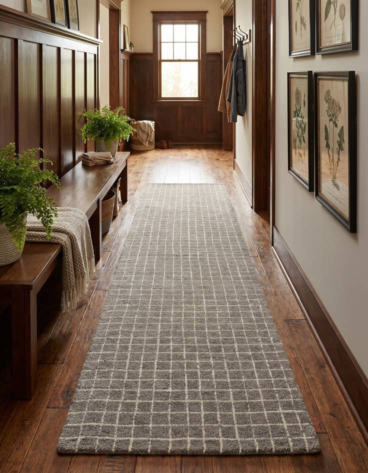 Detail image of 2' 7 x 10' Heritage Line Wool Runner Rug