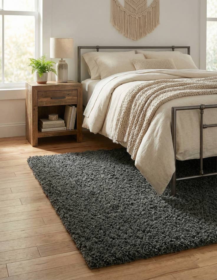 Detail image of 4' x 6' Solid Shag Rug