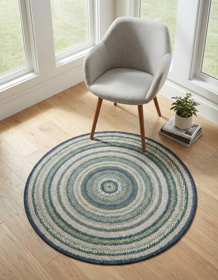 Detail image of 3' 3 x 3' 3  Washable Baja Indoor / Outdoor Round Rug