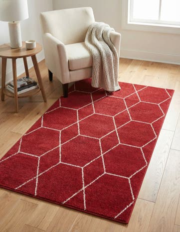 Red Lattice Frieze Rug