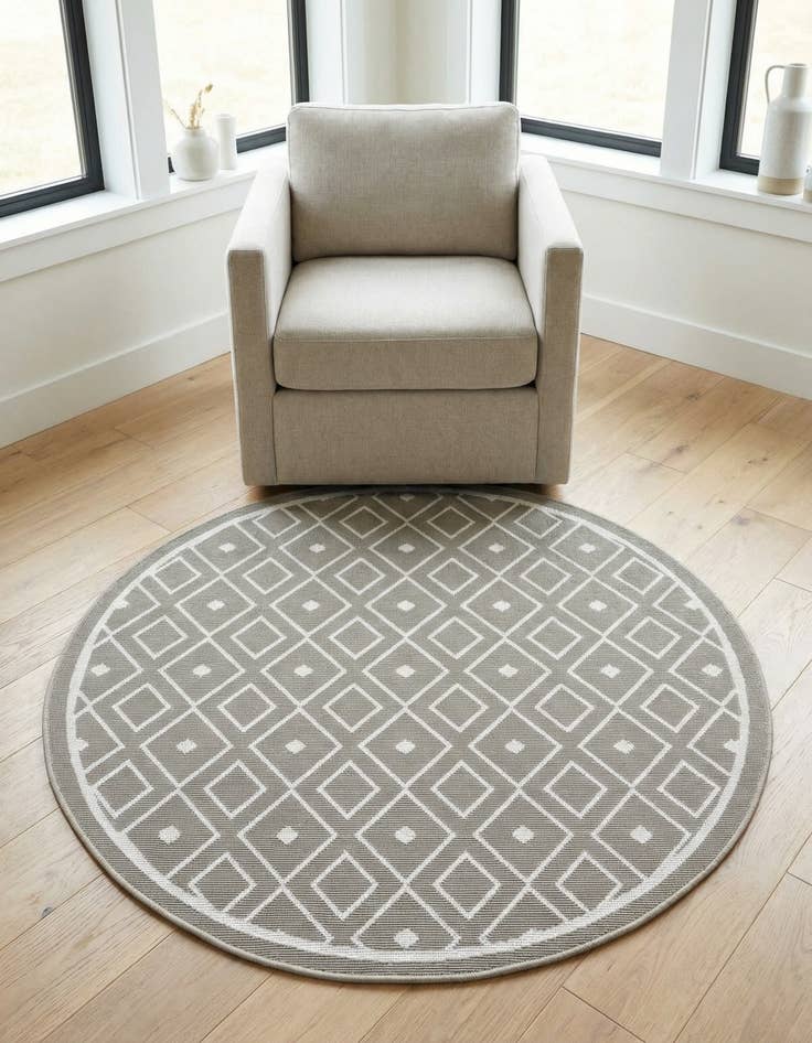 Detail image of 4' x 4'  Washable Trellis Indoor / Outdoor Round Rug