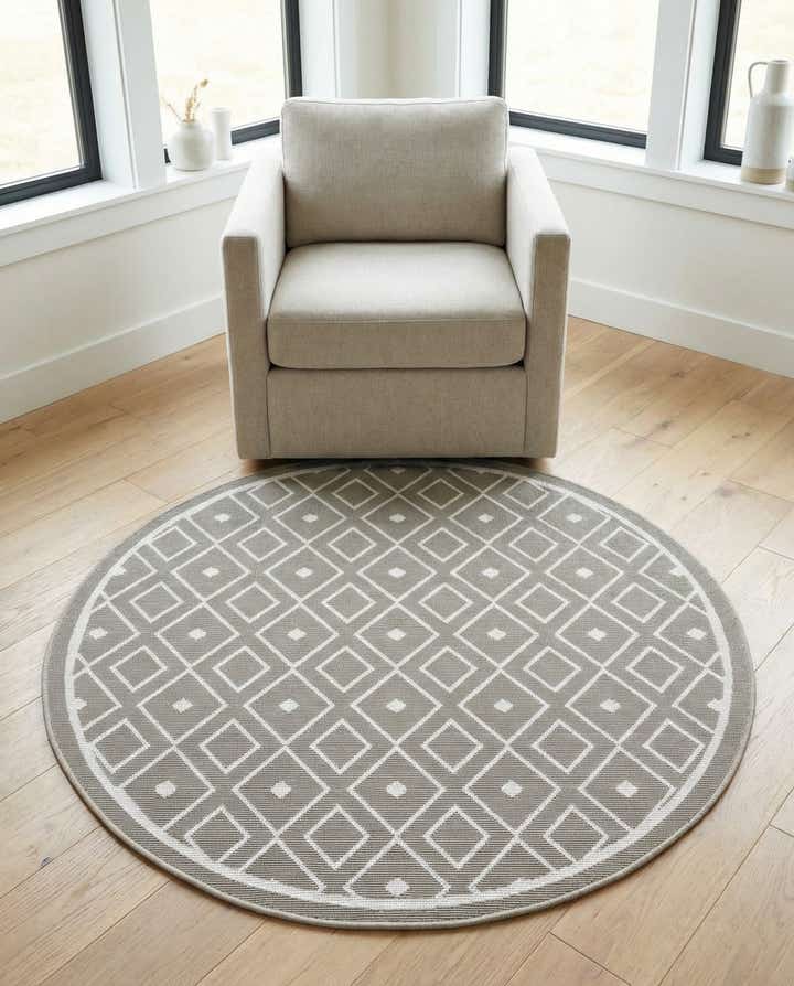 4' x 4' Easy-Clean Lattice Indoor / Outdoor Round Rug