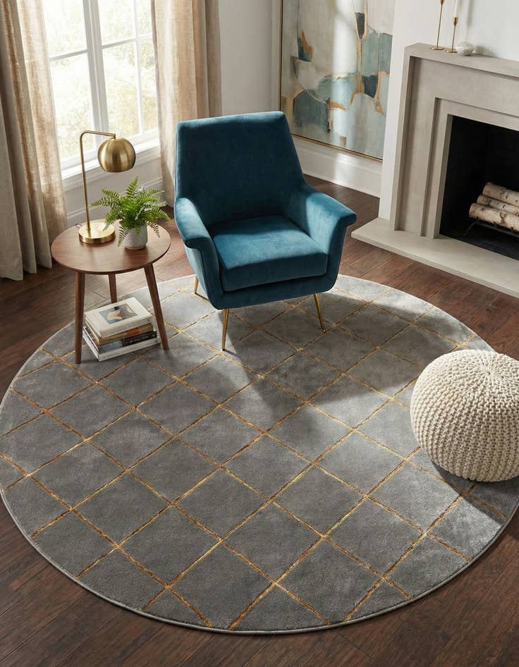 Detail image of 7' 10 x 7' 10 Vogue Geo Round Rug