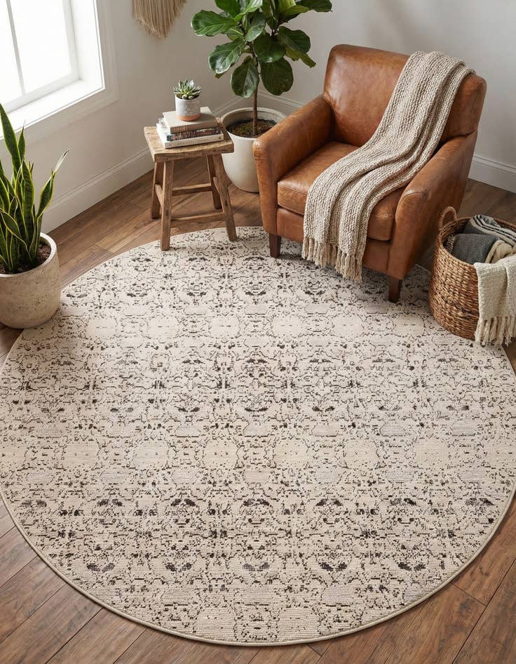 Detail image of 7' x 7' Amulet Round Rug