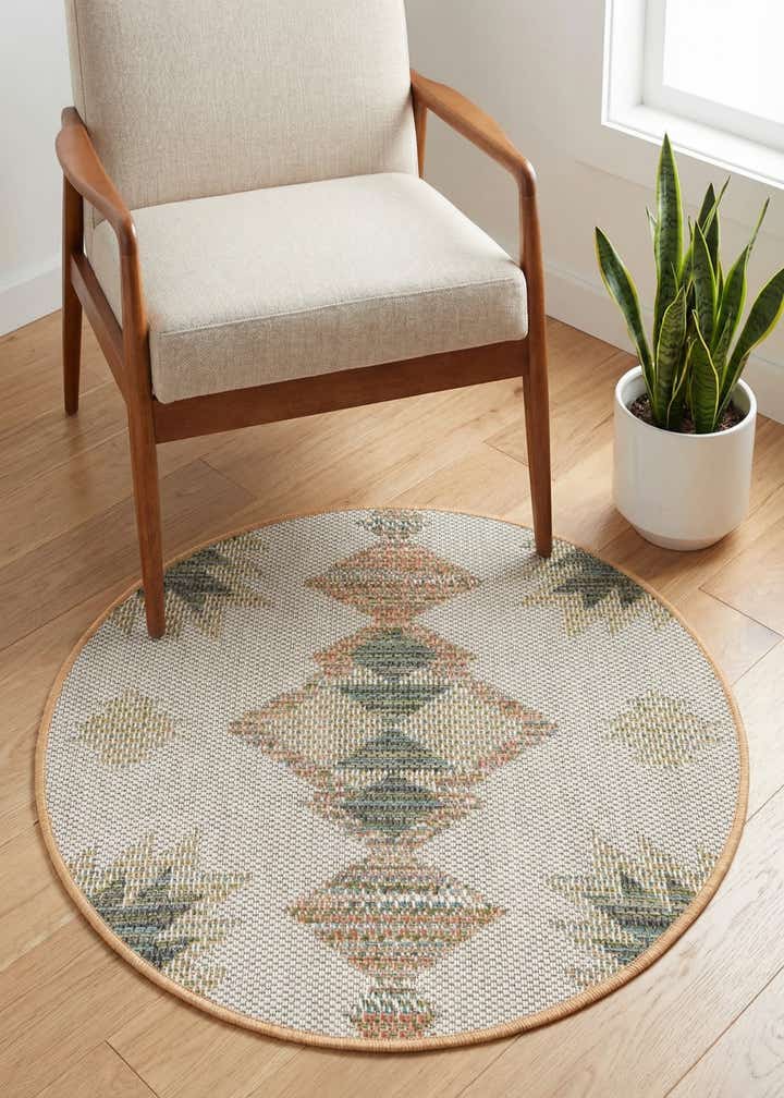 3' 3 x 3' 3 Easy-Clean Baja Indoor / Outdoor Round Rug
