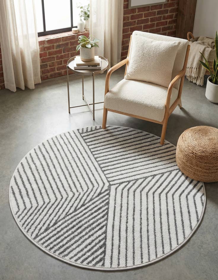 Detail image of 4' x 4' Oslo Round Rug