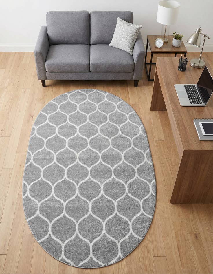 Detail image of  3' x 5' 3 Lattice Frieze Oval Rug
