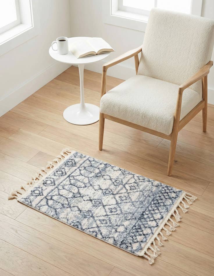 Detail image of 2' 4 x 3' 3 Artemis Rug