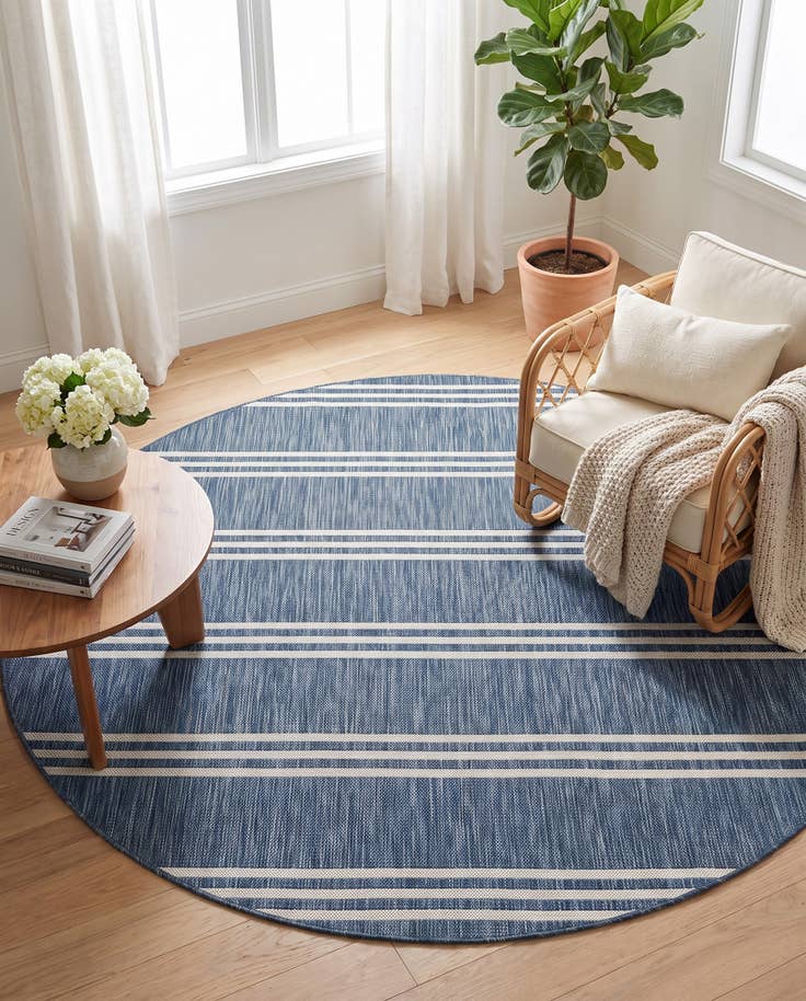 Detail image of 6' 7 x 6' 7 Easy-Clean Jill Zarin Anguilla Indoor / Outdoor Round Rug