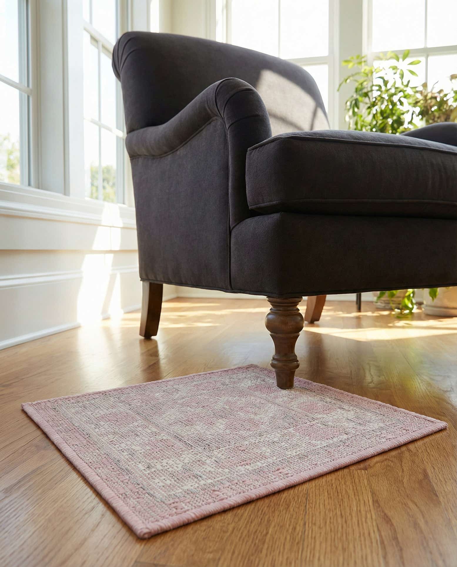 1' 4 x 1' 4 Easy-Clean Traditional Indoor / Outdoor Sample Rug