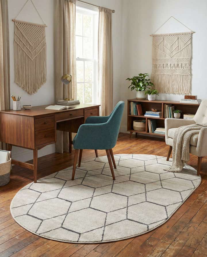 5' 3 x 8' Lattice Frieze Oval Rug