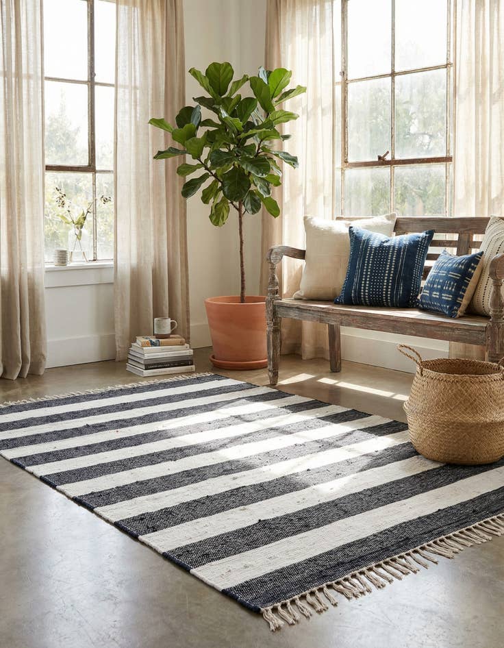 Detail image of 5' 1 x 8' Hand Woven Chindi Rag Rug