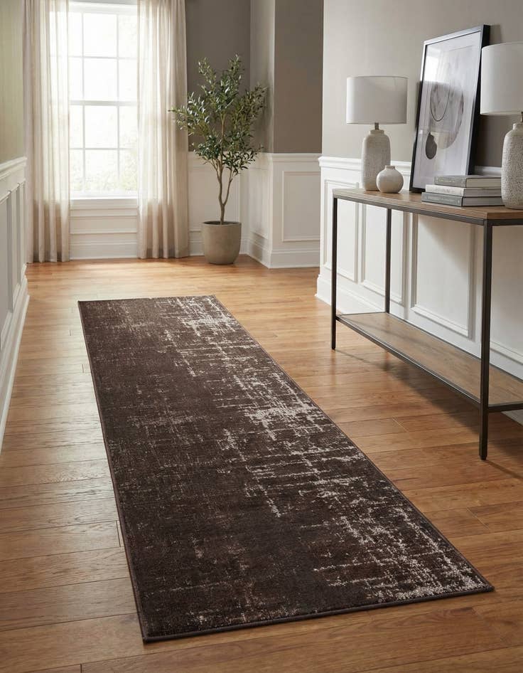 Detail image of 2' 7 x 10' Valencia Runner Rug