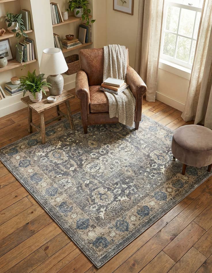 Detail image of 4' x 4' Viola Square Rug