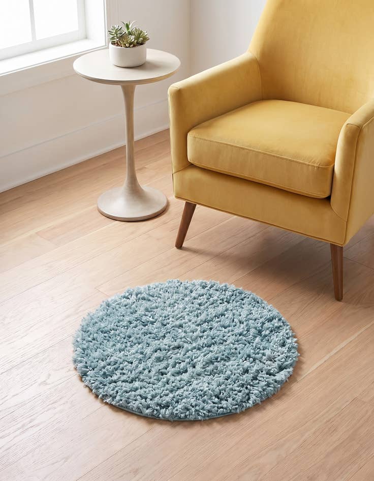 Detail image of 2' x 2' Zermatt Shag Round Rug