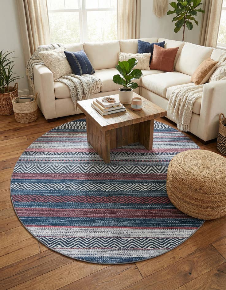 Detail image of 7' 10 x 7' 10 Washable Yara Round Rug