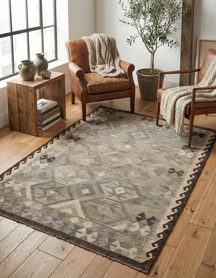 Detail image of 4' 11 x 6' 5 Hand Woven Kilim Maymana Wool Rug