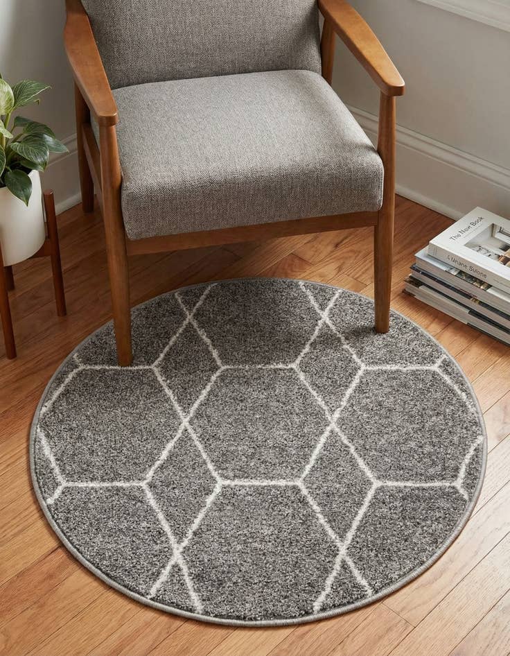 Detail image of  3' x 3' Lattice Frieze Round Rug
