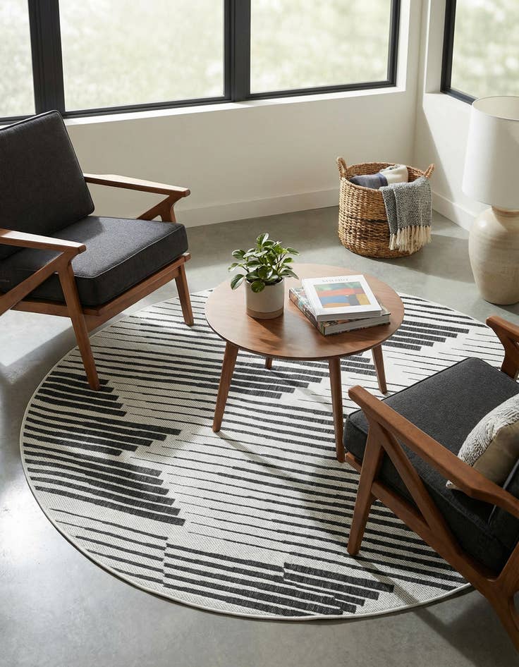 Detail image of 6' 1 x 6' 1 Easy-Clean Modern Indoor / Outdoor Round Rug