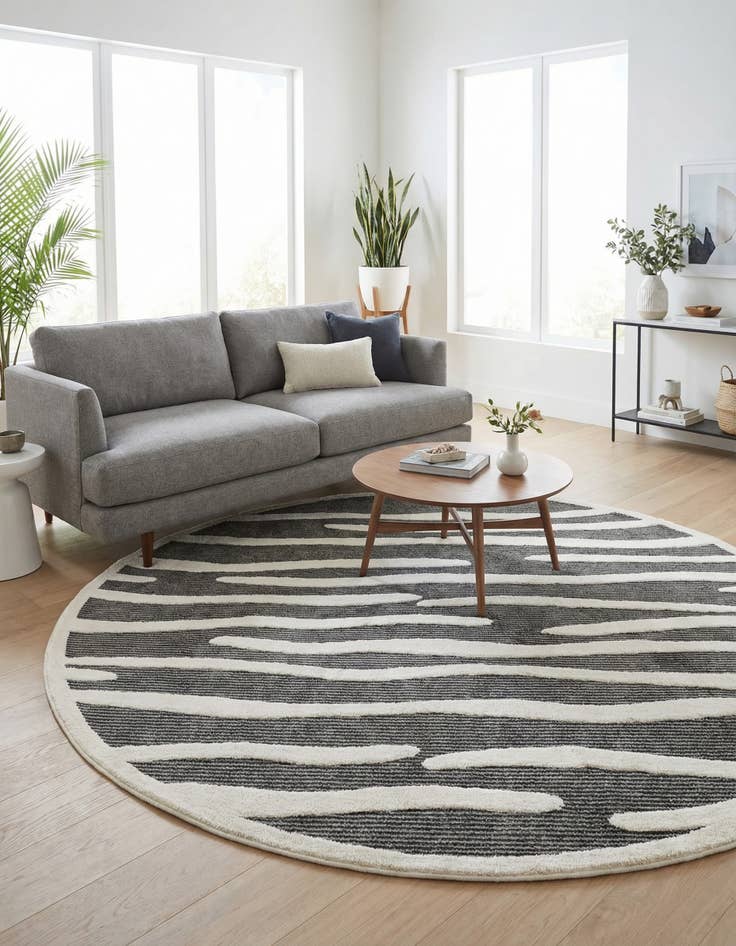 Detail image of 7' 10 x 7' 10 Prismatic Round Rug