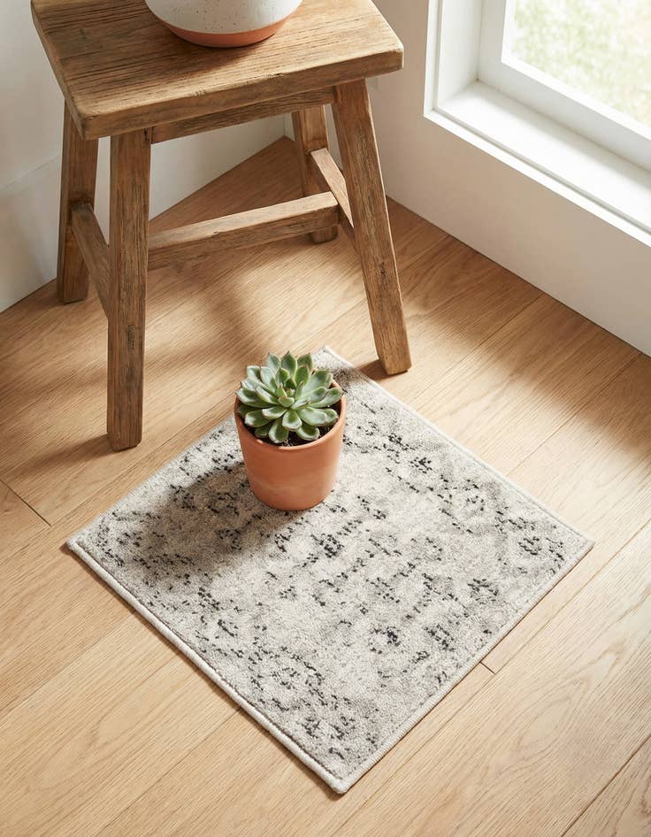 Detail image of 1' 4 x 1' 4 Eco Trellis Sample Rug