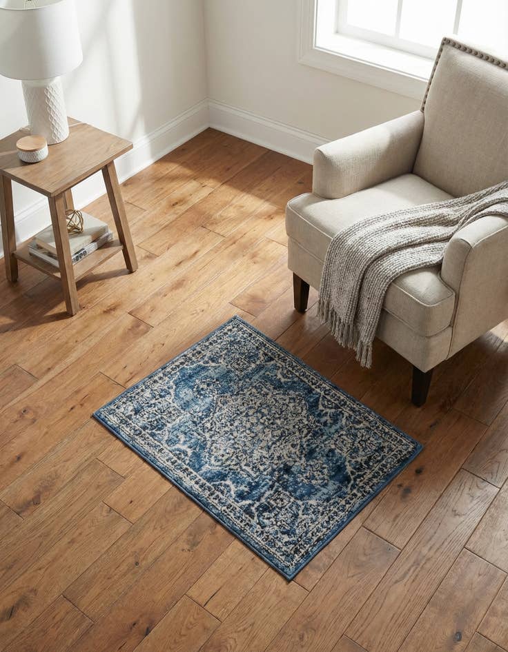 Detail image of 2' x 3' Nyla Rug