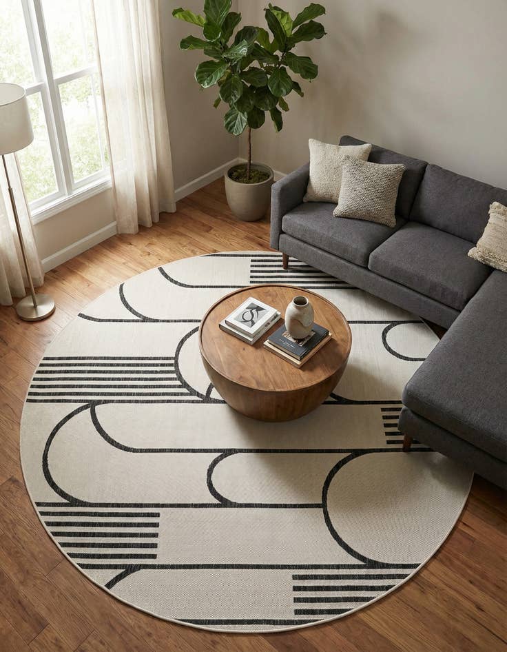 Detail image of 7' 10 x 7' 10 Easy-Clean Modern Indoor / Outdoor Round Rug