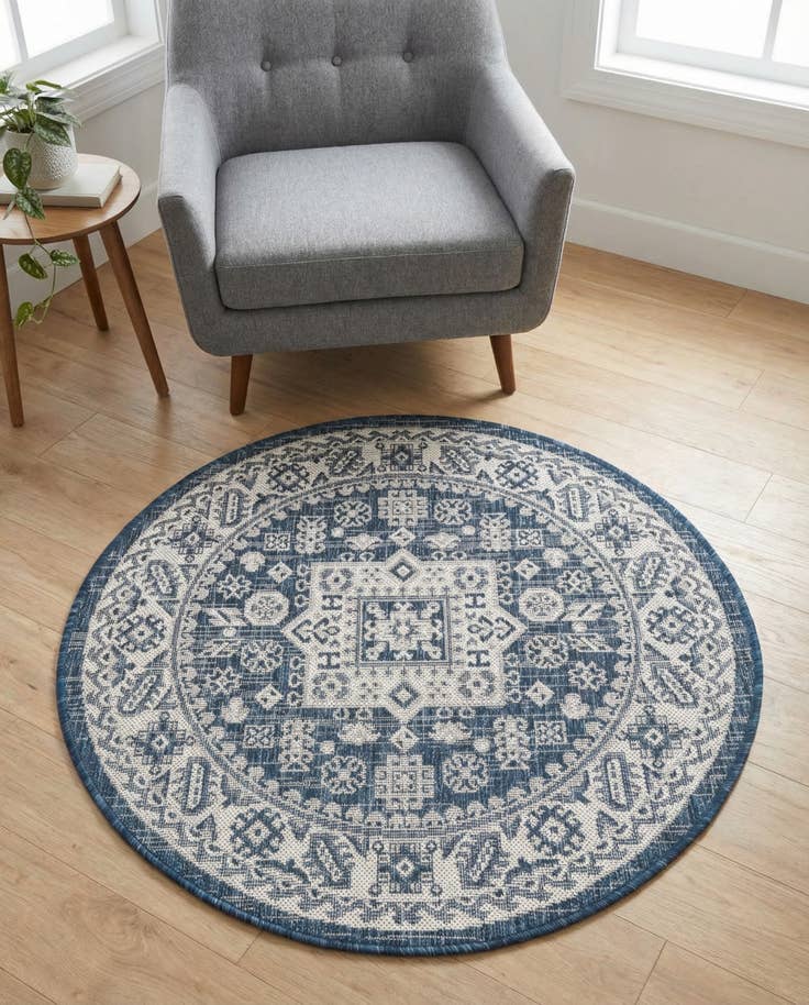 Detail image of 3' x 3' Easy-Clean Aztec Indoor / Outdoor Round Rug