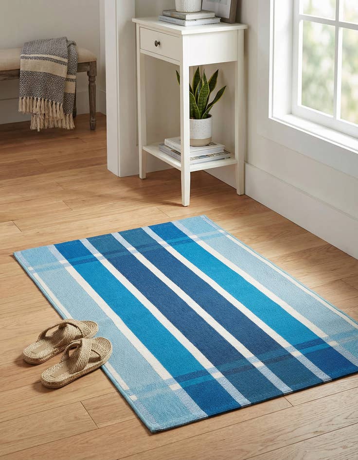 Detail image of 2' x 3'  Washable Striped Indoor / Outdoor Rug