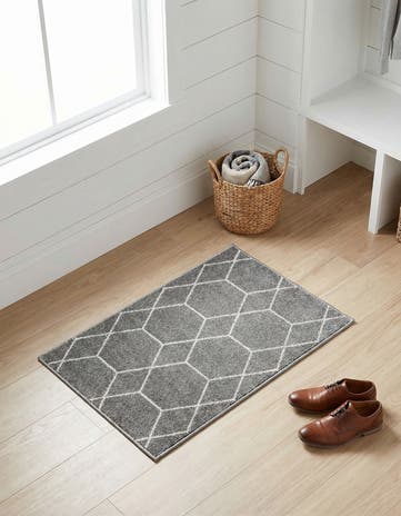 2' x 3' Lattice Frieze Rug
