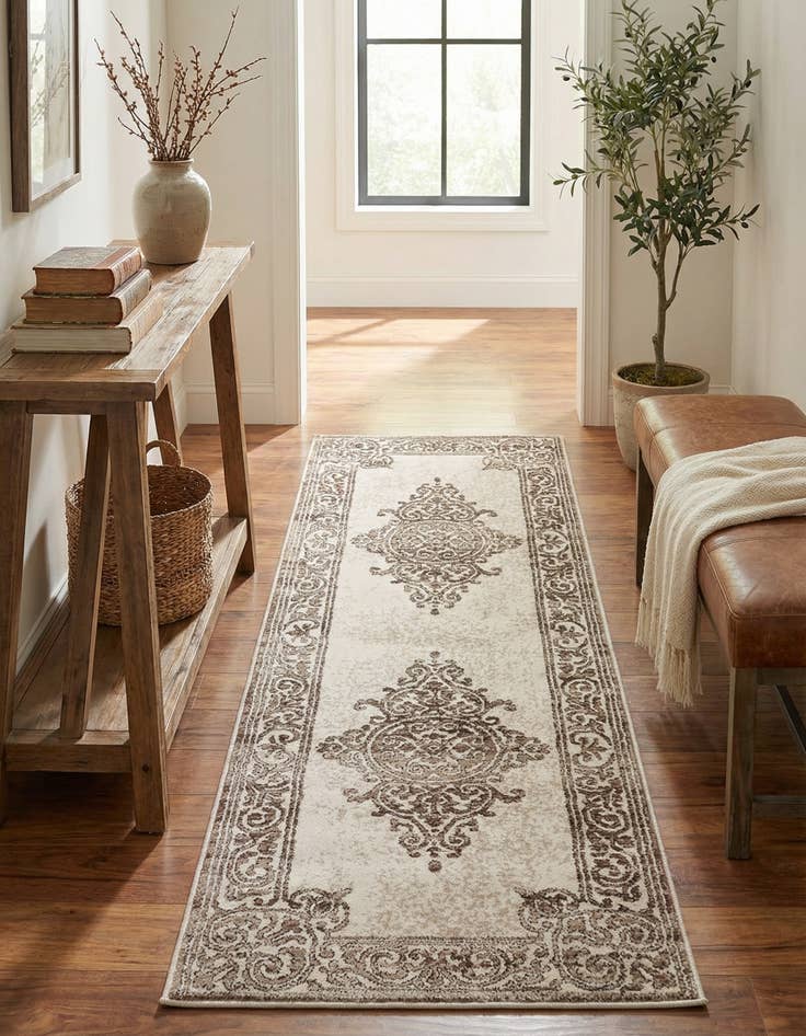 Detail image of 2' x 6' Hermitage Runner Rug