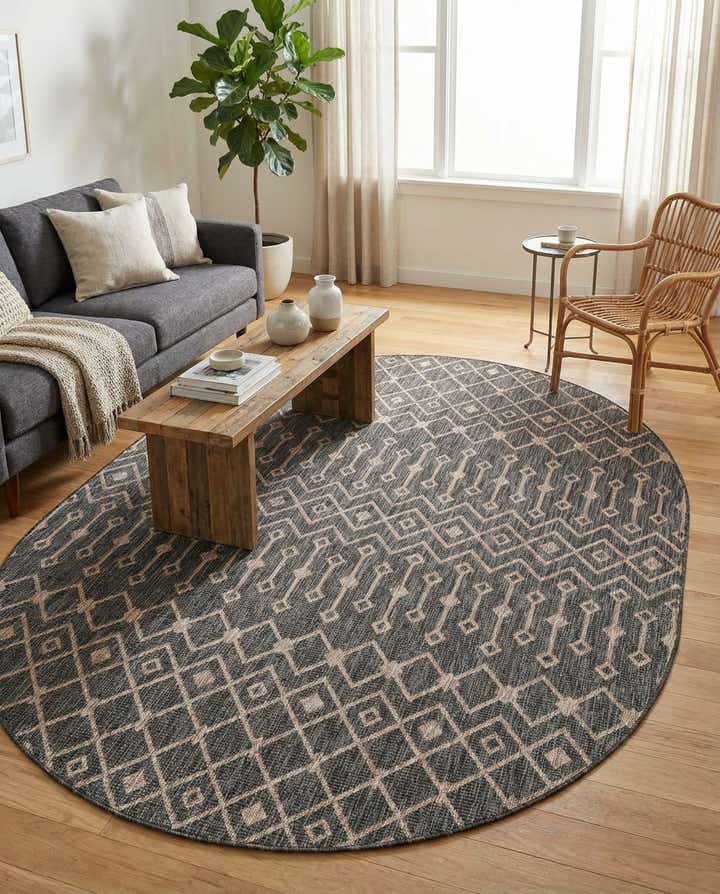 7' 10 x 10' Easy-Clean Trellis Indoor / Outdoor Oval Rug