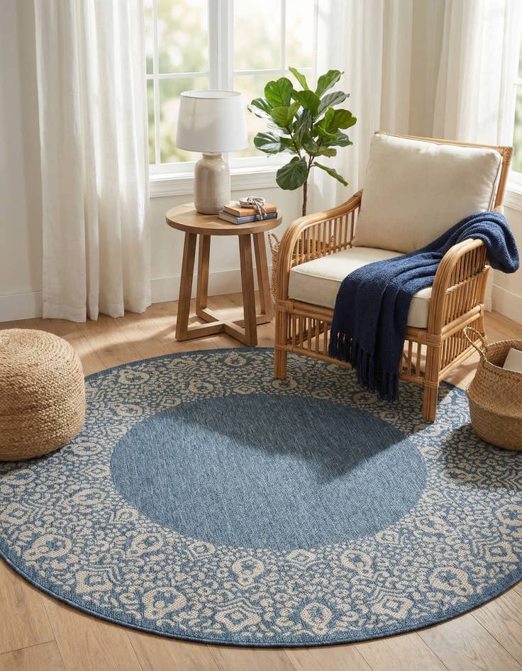 Detail image of 5' x 5' Easy-Clean Border Indoor / Outdoor Round Rug