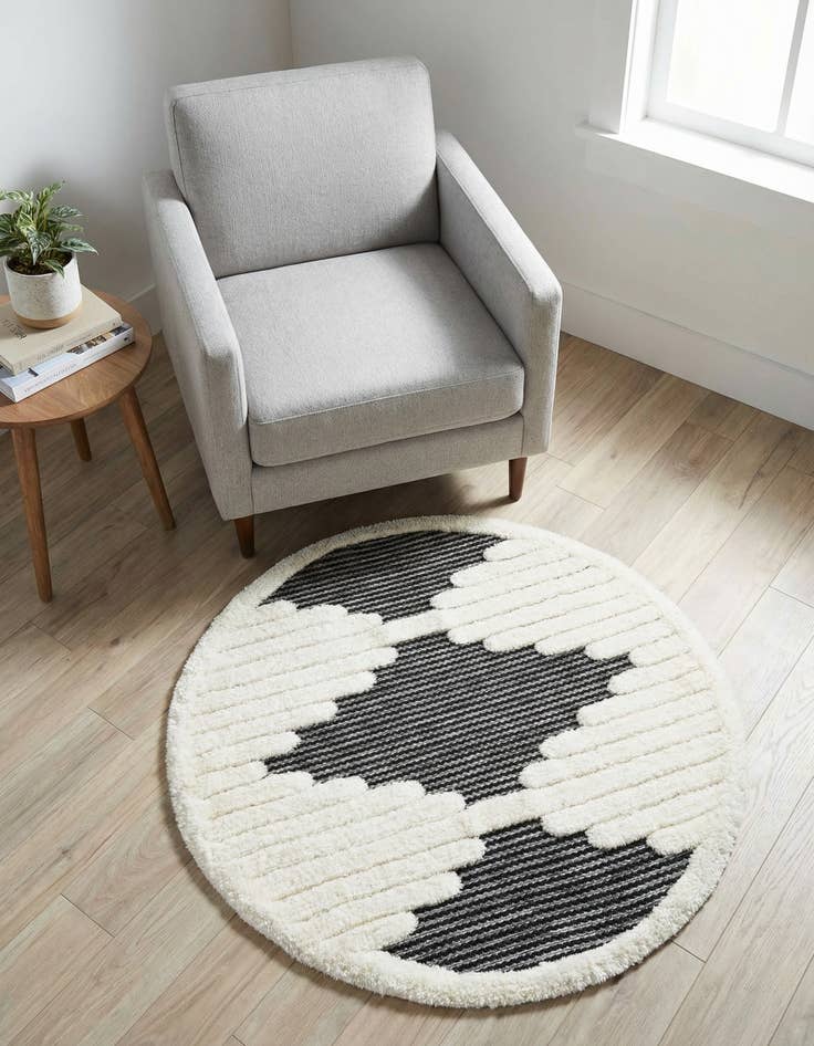 Detail image of 3' x 3' Prismatic Round Rug