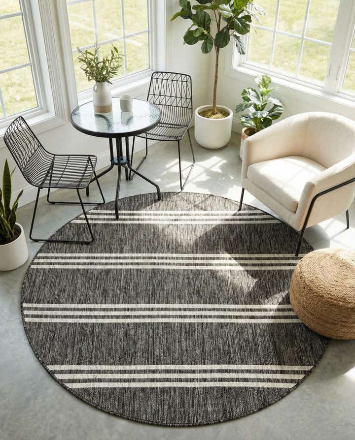 5' 3 x 5' 3 Easy-Clean Jill Zarin Anguilla Indoor / Outdoor Round Rug