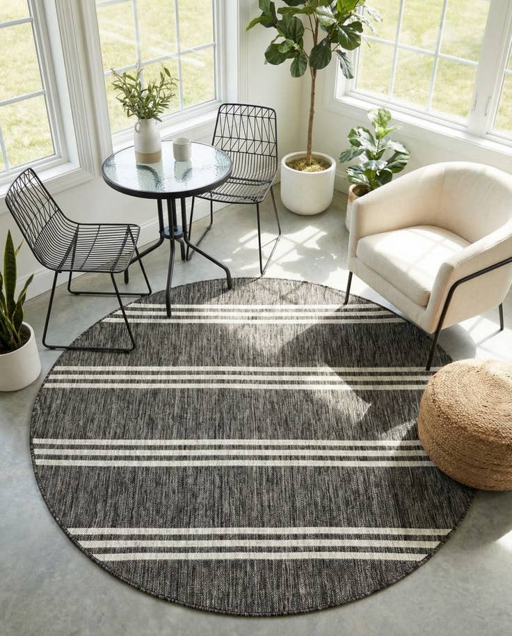 Detail image of 5' 3 x 5' 3 Easy-Clean Jill Zarin Anguilla Indoor / Outdoor Round Rug
