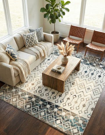 7' 10 x 7' 10 Moroccan Trellis Square Rug