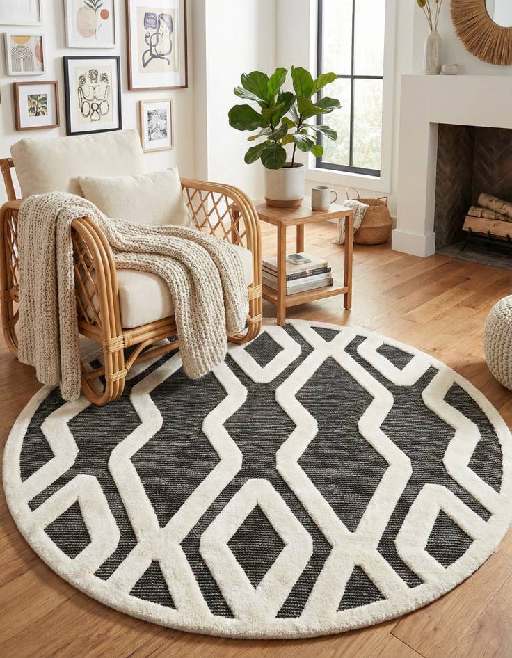 Detail image of 7' 10 x 7' 10 Prismatic Round Rug